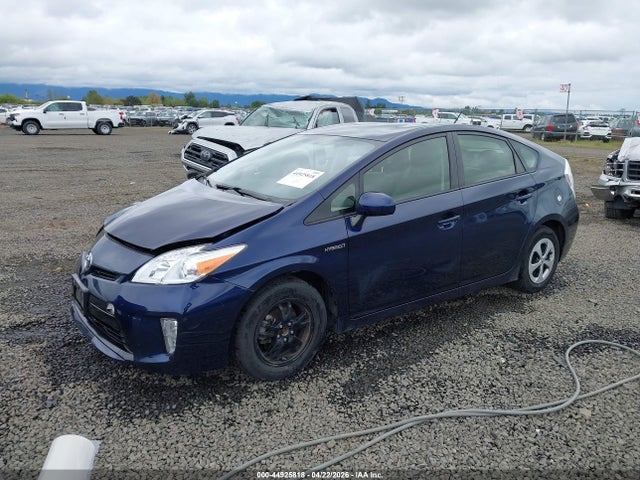 Toyota Prius Two 2015 JTDKN3DU5F0436490 Image 2