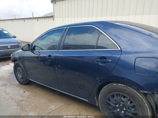 44925834 :رقم المزاد ، 4T4BF1FK1ER386922 vin ، 2014 Toyota Camry Le مزاد بيع