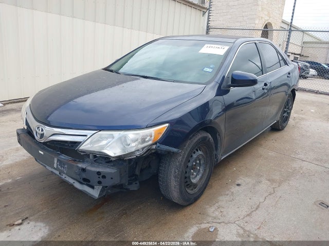 44925834 :رقم المزاد ، 4T4BF1FK1ER386922 vin ، 2014 Toyota Camry Le مزاد بيع