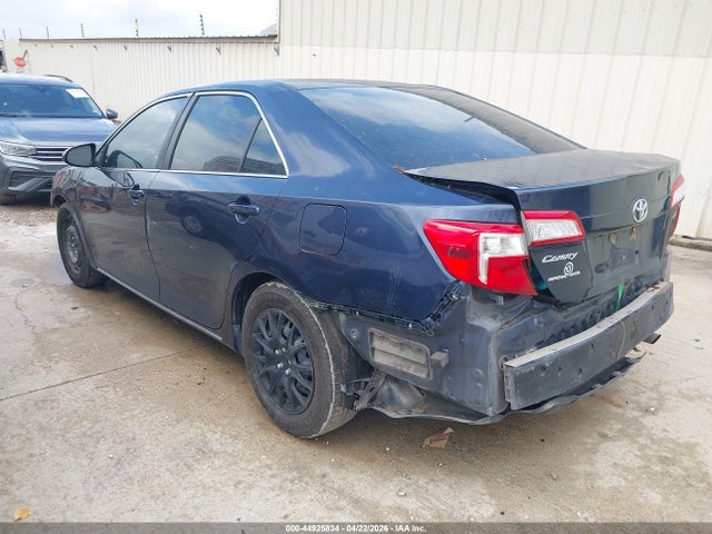 44925834 :رقم المزاد ، 4T4BF1FK1ER386922 vin ، 2014 Toyota Camry Le مزاد بيع
