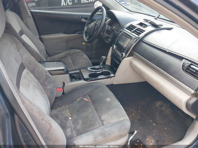 44925834 :رقم المزاد ، 4T4BF1FK1ER386922 vin ، 2014 Toyota Camry Le مزاد بيع