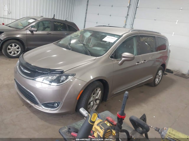 Auction sale of the 2018 Chrysler Pacifica Touring L Plus, vin: 2C4RC1EG0JR270699, lot number: 44925852