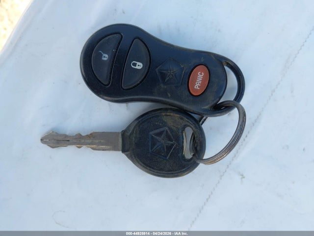 Продажа на аукционе авто 2000 Chrysler Town & Country Limited, vin: 1C4GT64L6YB658693, номер лота: 44925914