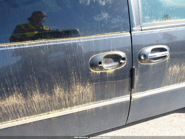 Продажа на аукционе авто 2000 Chrysler Town & Country Limited, vin: 1C4GT64L6YB658693, номер лота: 44925914