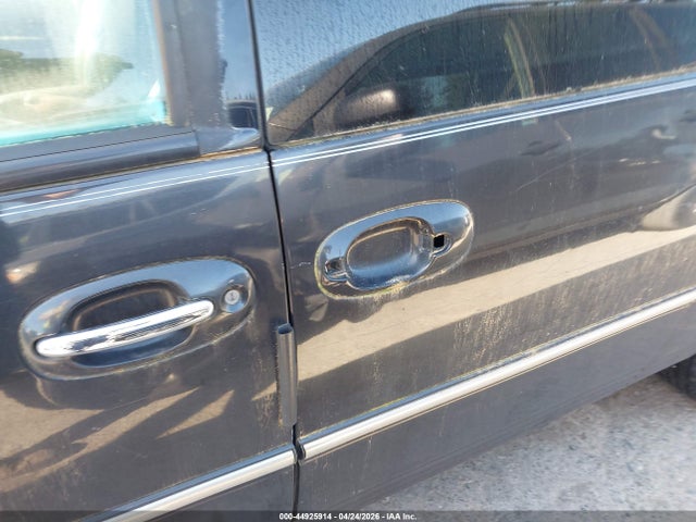 Продажа на аукционе авто 2000 Chrysler Town & Country Limited, vin: 1C4GT64L6YB658693, номер лота: 44925914