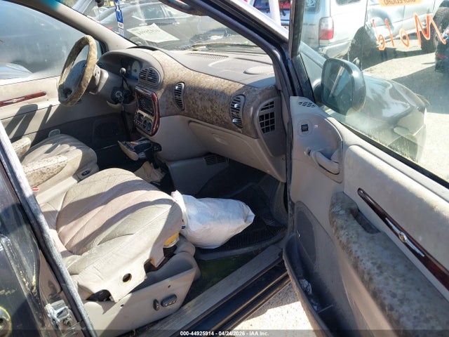 Продажа на аукционе авто 2000 Chrysler Town & Country Limited, vin: 1C4GT64L6YB658693, номер лота: 44925914