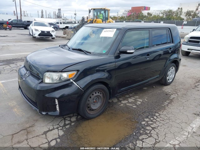 Scion XB 2014 JTLZE4FE2EJ065960 Image 2