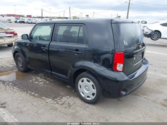 Scion XB 2014 JTLZE4FE2EJ065960 Image 3