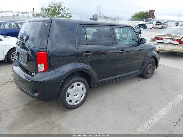 Scion XB 2014 JTLZE4FE2EJ065960 Image 4
