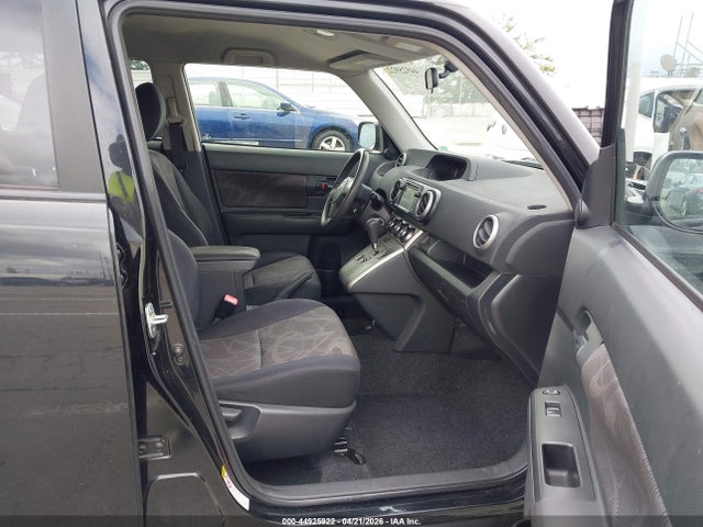Scion XB 2014 JTLZE4FE2EJ065960 Image 5