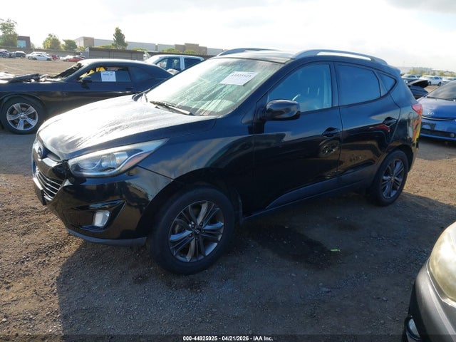 KM8JU3AGXFU093600 Hyundai TUCSON SE