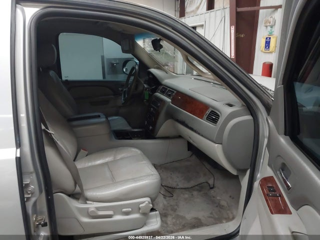 Aukcja sprzedaży 2011 Chevrolet Tahoe Lt, vin: 1GNSCBE08BR240181, numer aukcji: 44925937
