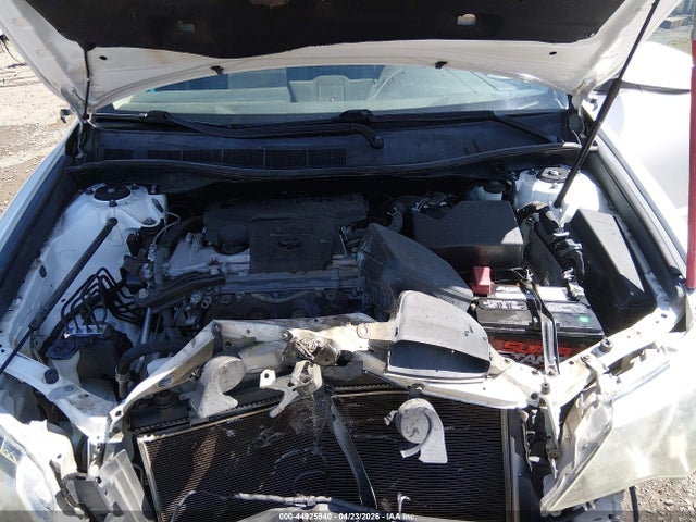 44925940 :رقم المزاد ، 4T1BF1FK6CU142996 vin ، 2012 Toyota Camry Se مزاد بيع
