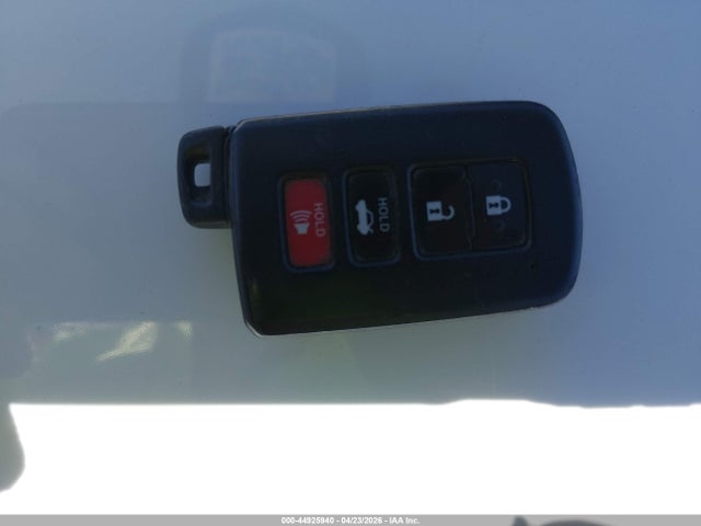 44925940 :رقم المزاد ، 4T1BF1FK6CU142996 vin ، 2012 Toyota Camry Se مزاد بيع