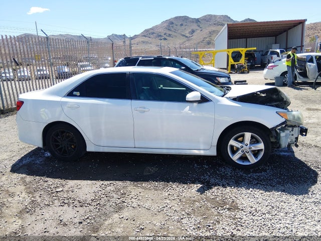 44925940 :رقم المزاد ، 4T1BF1FK6CU142996 vin ، 2012 Toyota Camry Se مزاد بيع