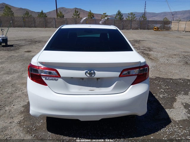44925940 :رقم المزاد ، 4T1BF1FK6CU142996 vin ، 2012 Toyota Camry Se مزاد بيع