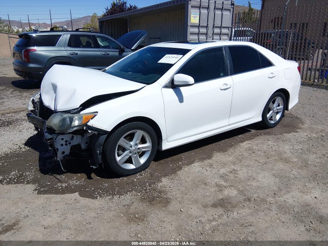 44925940 :رقم المزاد ، 4T1BF1FK6CU142996 vin ، 2012 Toyota Camry Se مزاد بيع