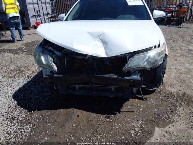 44925940 :رقم المزاد ، 4T1BF1FK6CU142996 vin ، 2012 Toyota Camry Se مزاد بيع