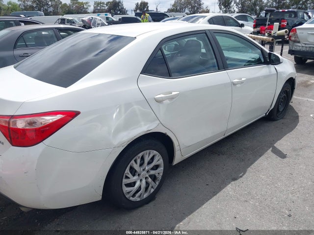 Toyota COROLLA LE 2018 5YFBURHE3JP813325 Image 6