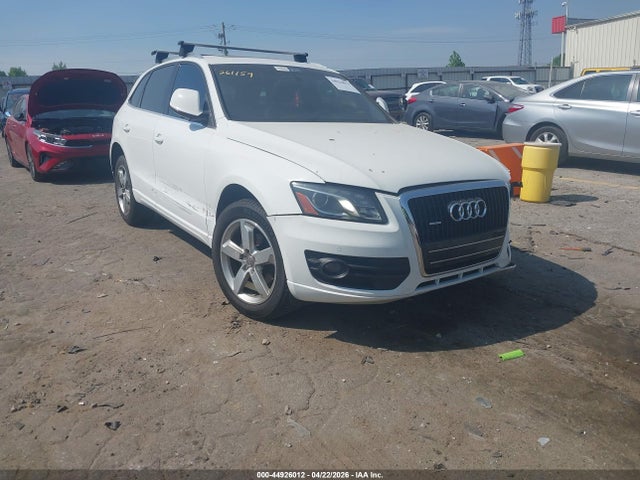 44926012 :رقم المزاد ، WA1VKAFP6AA010581 vin ، 2010 Audi Q5 3.2 Premium مزاد بيع