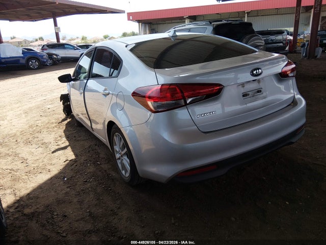 Продаж на аукціоні авто 2017 Kia Forte Lx, vin: 3KPFL4A79HE147800, номер лоту: 44926105