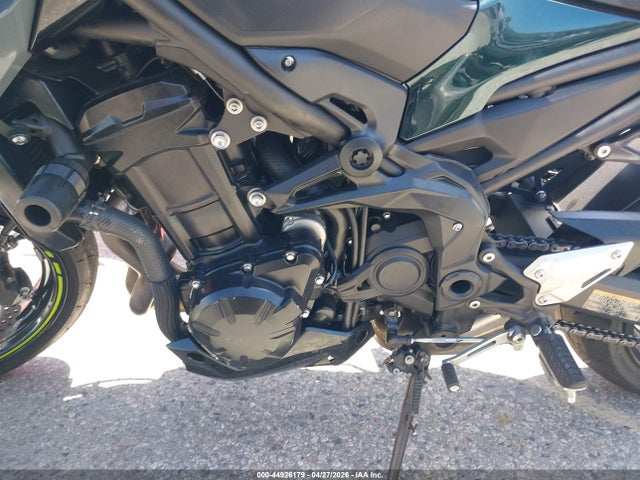 ML5ZRDF19RDA69664 Kawasaki Zr900 F