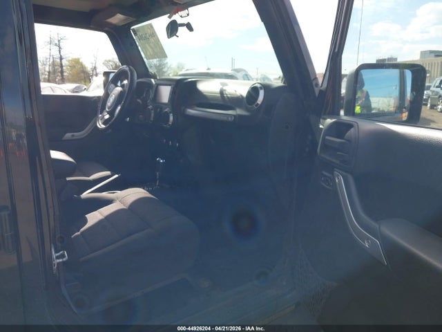 44926204 :رقم المزاد ، 1C4BJWEG8CL100879 vin ، 2012 Jeep Wrangler Unlimited Sahara مزاد بيع