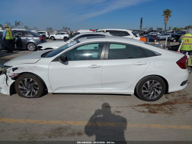 Honda CIVIC EX 2018 2HGFC2F79JH521332 Image 14