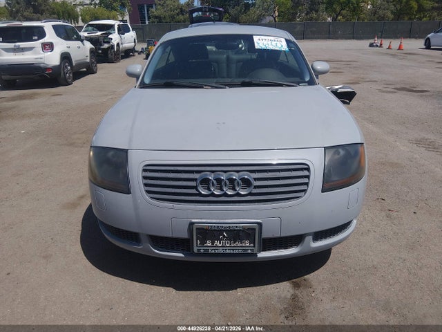 44926238 :رقم المزاد ، TRUSX28N011033257 vin ، 2001 Audi Tt مزاد بيع