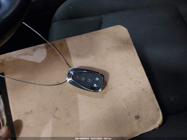 1G1ZD5STXJF176819 Chevrolet MALIBU LT