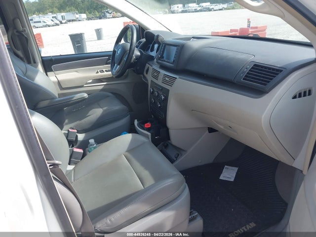 2011 Volkswagen Routan Se მანქანა იყიდება აუქციონზე, vin: 2V4RW3DG3BR626137, აუქციონის ნომერი: 44926245