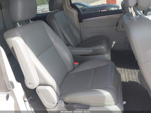 2011 Volkswagen Routan Se მანქანა იყიდება აუქციონზე, vin: 2V4RW3DG3BR626137, აუქციონის ნომერი: 44926245