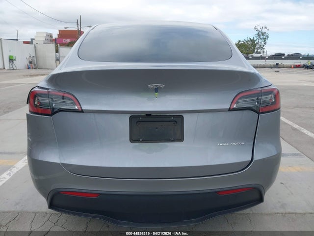 2024 Tesla Model Y Long Range Dual Motor All-wheel Drive მანქანა იყიდება აუქციონზე, vin: 7SAYGDEE8RA310793, აუქციონის ნომერი: 44926319