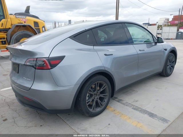 2024 Tesla Model Y Long Range Dual Motor All-wheel Drive მანქანა იყიდება აუქციონზე, vin: 7SAYGDEE8RA310793, აუქციონის ნომერი: 44926319