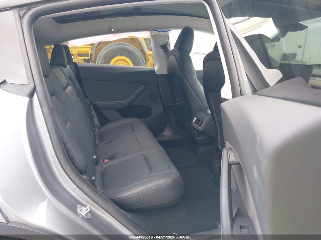2024 Tesla Model Y Long Range Dual Motor All-wheel Drive მანქანა იყიდება აუქციონზე, vin: 7SAYGDEE8RA310793, აუქციონის ნომერი: 44926319