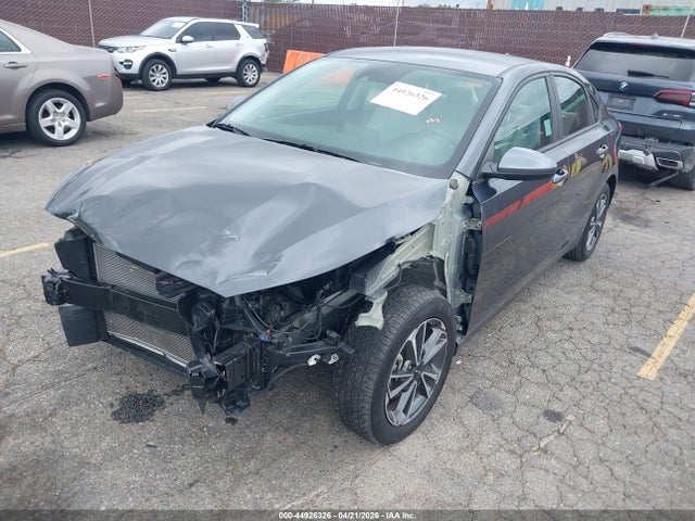 44926326 :رقم المزاد ، 3KPF24AD4PE670892 vin ، 2023 Kia Forte Lxs مزاد بيع