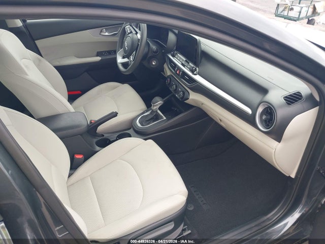 44926326 :رقم المزاد ، 3KPF24AD4PE670892 vin ، 2023 Kia Forte Lxs مزاد بيع