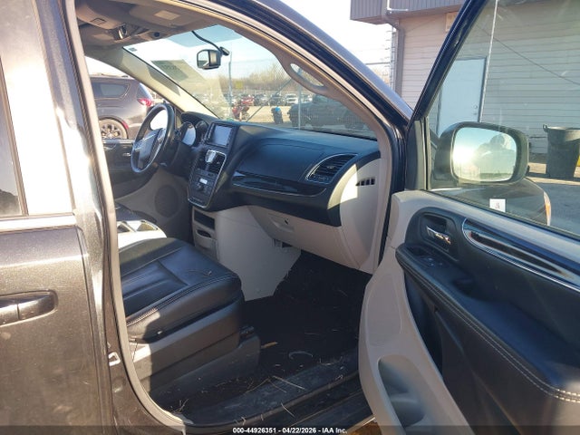 44926351 :رقم المزاد ، 2C4RC1BG0FR694301 vin ، 2015 Chrysler Town & Country Touring مزاد بيع