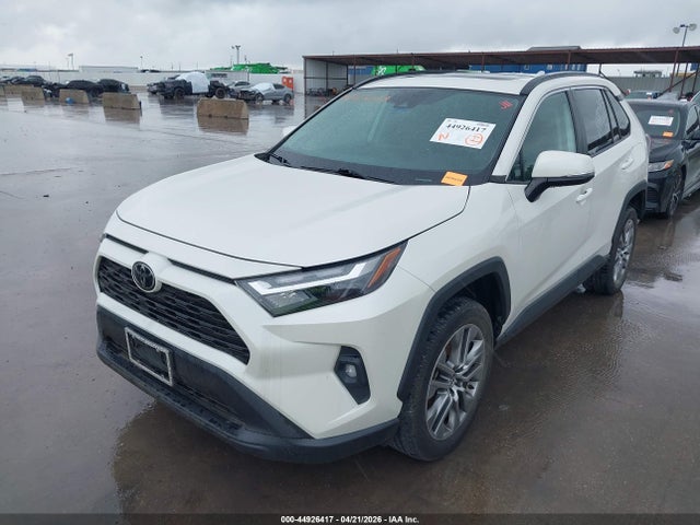 2022 Toyota Rav4 Xle Premium მანქანა იყიდება აუქციონზე, vin: 2T3A1RFV2NW285134, აუქციონის ნომერი: 44926417