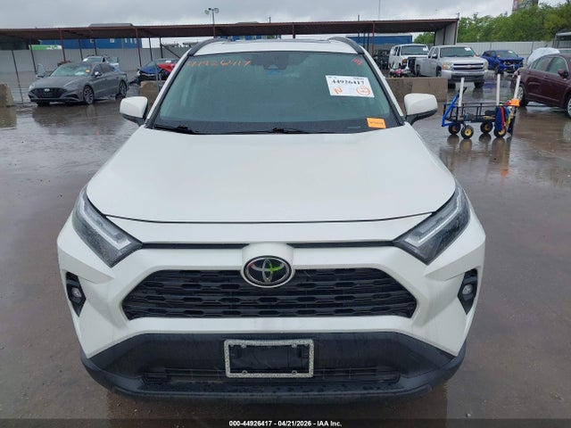 2022 Toyota Rav4 Xle Premium მანქანა იყიდება აუქციონზე, vin: 2T3A1RFV2NW285134, აუქციონის ნომერი: 44926417