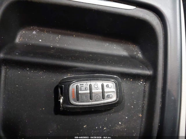 Продажа на аукционе авто 2018 Chrysler Pacifica Touring L, vin: 2C4RC1BG8JR128279, номер лота: 44926553