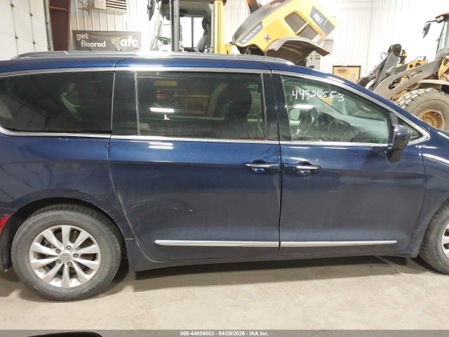 Продажа на аукционе авто 2018 Chrysler Pacifica Touring L, vin: 2C4RC1BG8JR128279, номер лота: 44926553