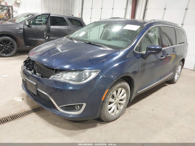Продажа на аукционе авто 2018 Chrysler Pacifica Touring L, vin: 2C4RC1BG8JR128279, номер лота: 44926553