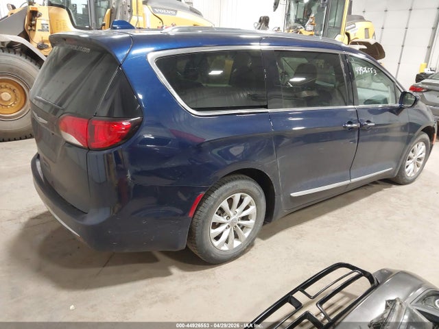 Продажа на аукционе авто 2018 Chrysler Pacifica Touring L, vin: 2C4RC1BG8JR128279, номер лота: 44926553