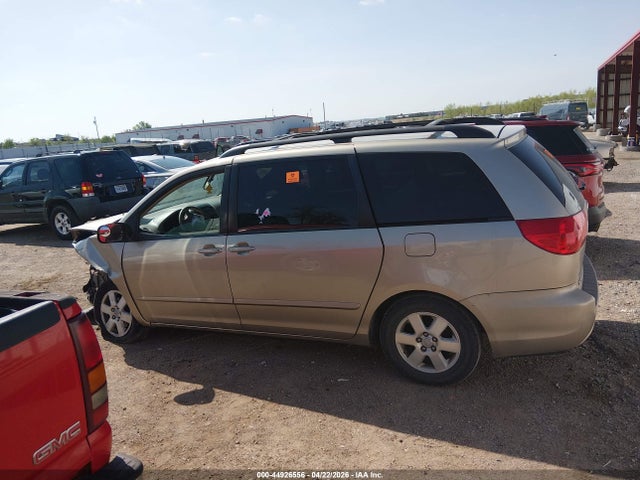 44926556 :رقم المزاد ، 5TDKK4CC3AS315731 vin ، 2010 Toyota Sienna Le مزاد بيع