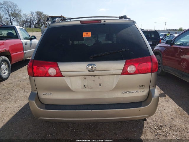 44926556 :رقم المزاد ، 5TDKK4CC3AS315731 vin ، 2010 Toyota Sienna Le مزاد بيع