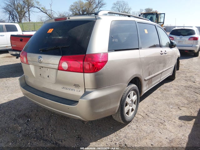 44926556 :رقم المزاد ، 5TDKK4CC3AS315731 vin ، 2010 Toyota Sienna Le مزاد بيع