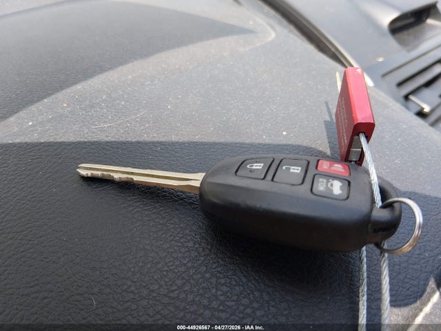 44926567 :رقم المزاد ، 4T4BF1FK0ER428433 vin ، 2014 Toyota Camry Le مزاد بيع