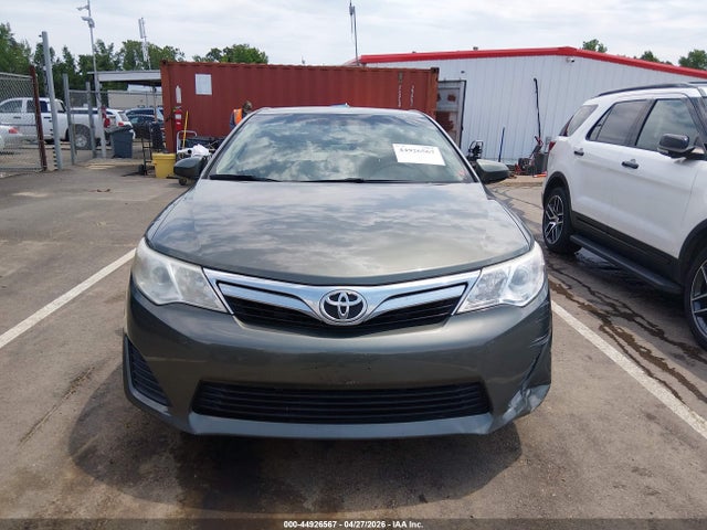 44926567 :رقم المزاد ، 4T4BF1FK0ER428433 vin ، 2014 Toyota Camry Le مزاد بيع