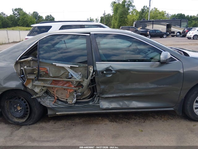 44926567 :رقم المزاد ، 4T4BF1FK0ER428433 vin ، 2014 Toyota Camry Le مزاد بيع